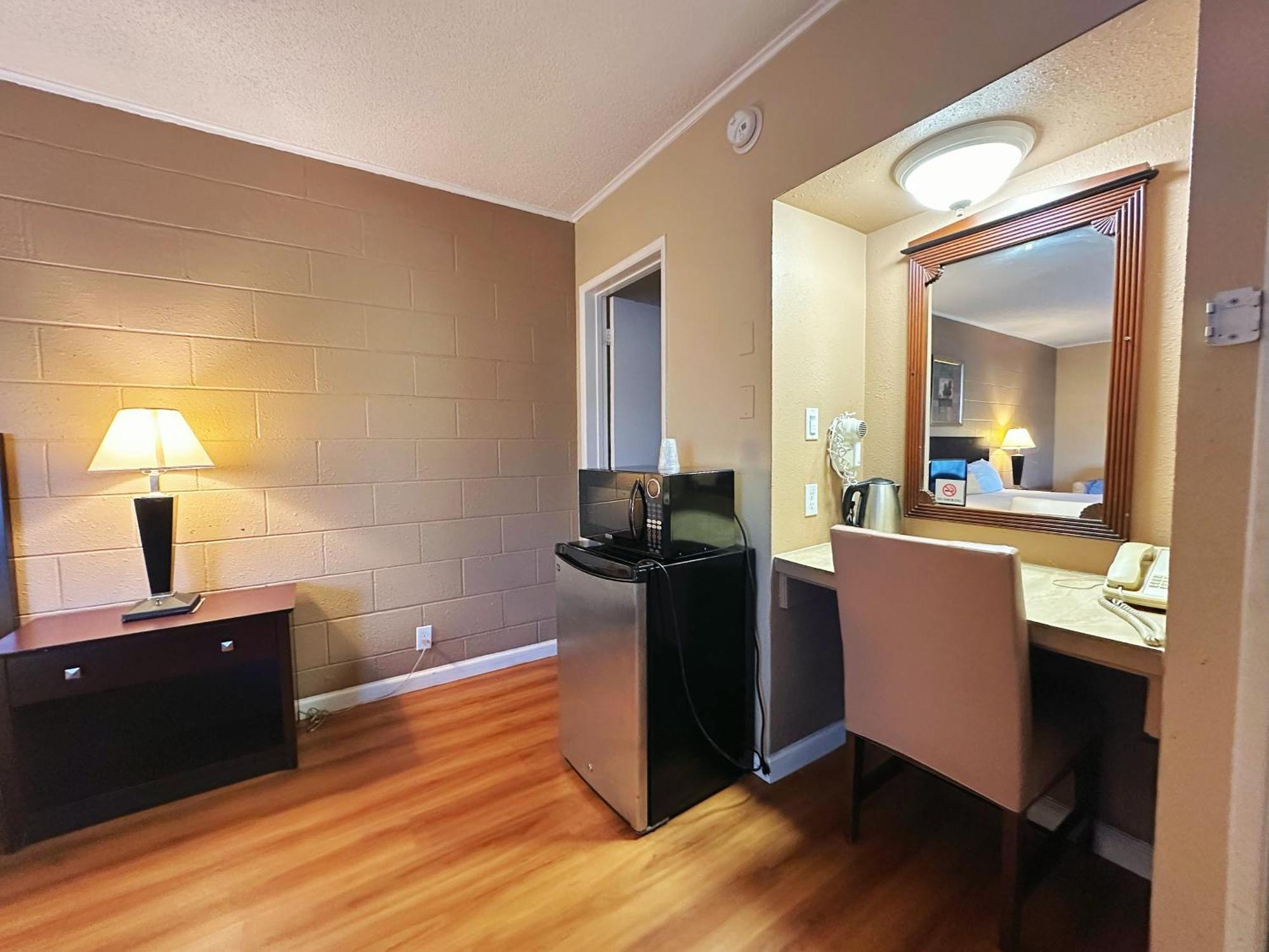 Royal Inn And Suites Hemet Exteriér fotografie