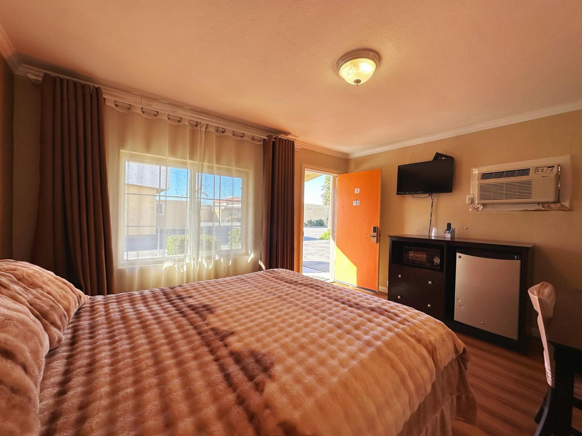 Royal Inn And Suites Hemet Exteriér fotografie