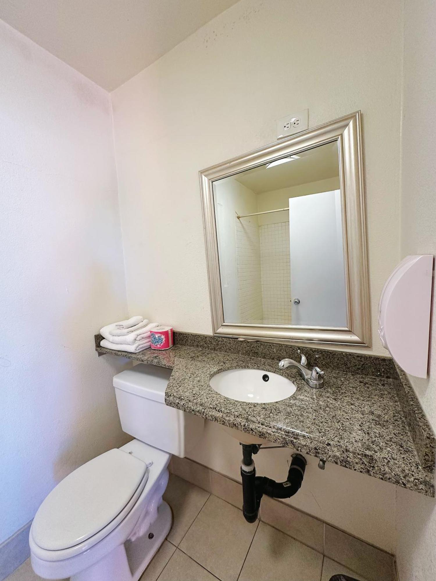 Royal Inn And Suites Hemet Exteriér fotografie