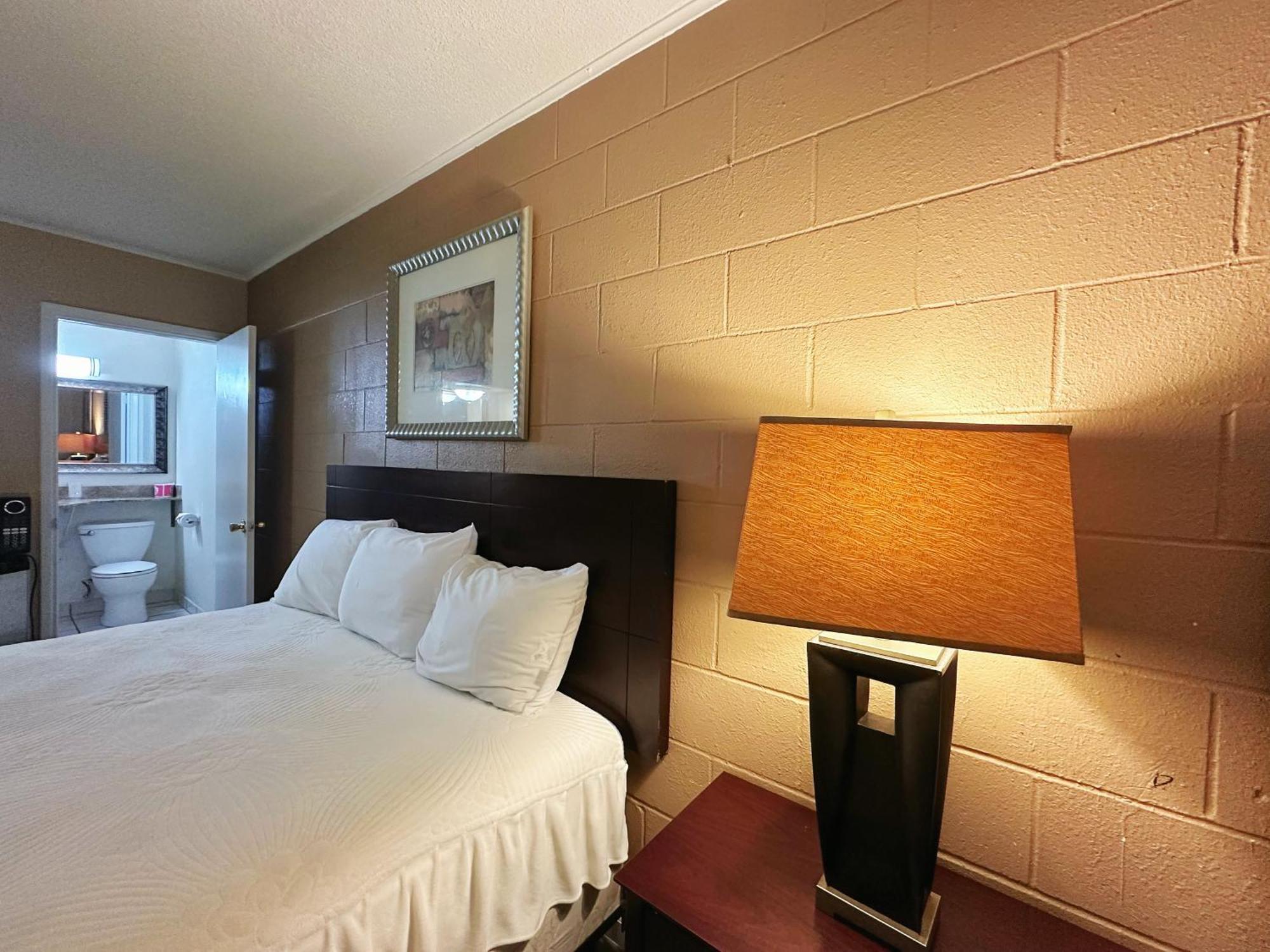 Royal Inn And Suites Hemet Exteriér fotografie